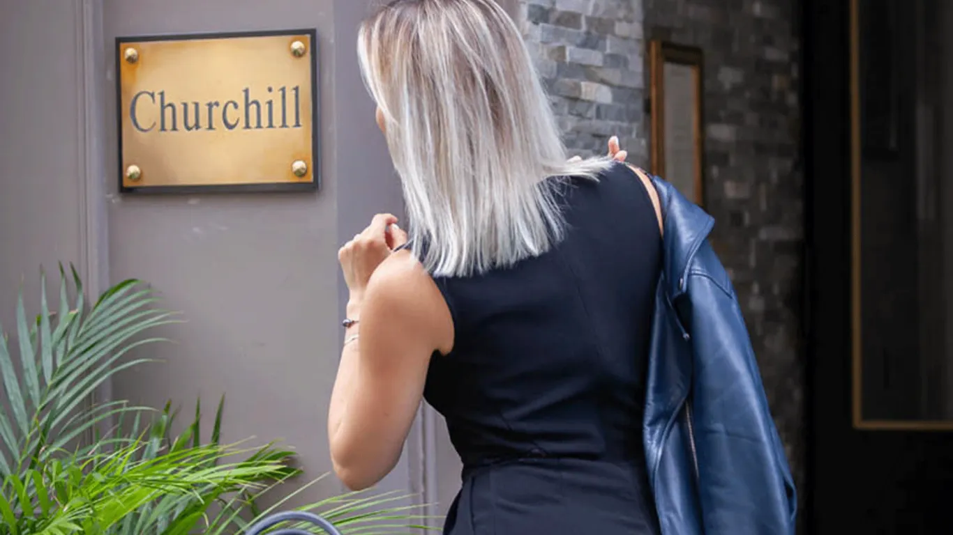 Explore Burdeos desde nuestro hotel